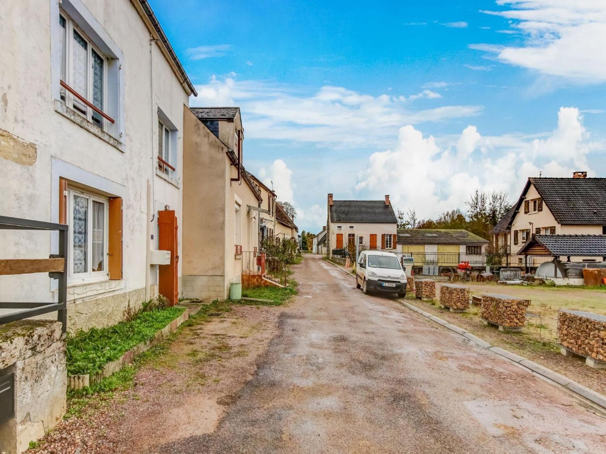 Traditional Holiday Home In Brinon Sur Beuvron Brinon-sur-Beuvron Exterior foto